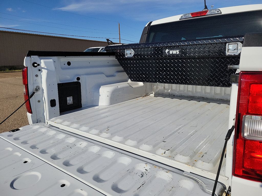 Used 2022 White Ford XL image 15