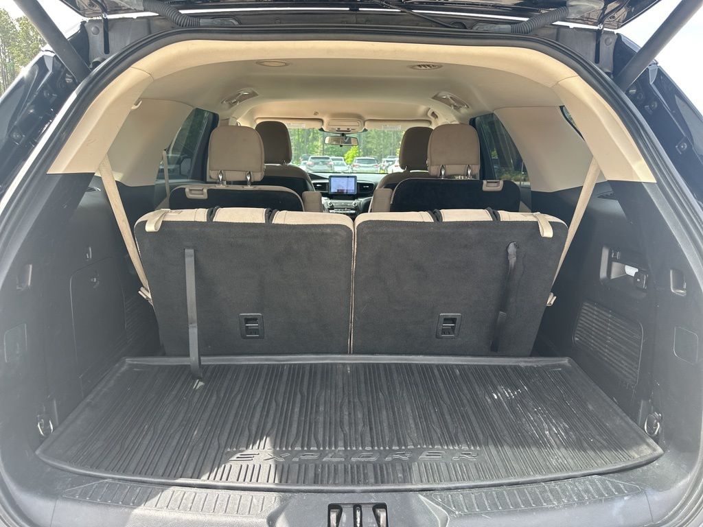 2020 Agate Black Metallic Ford Explorer XLT RWD SUV