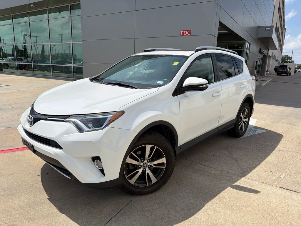 2016 Toyota RAV4 XLE White at Baytown Hyundai
