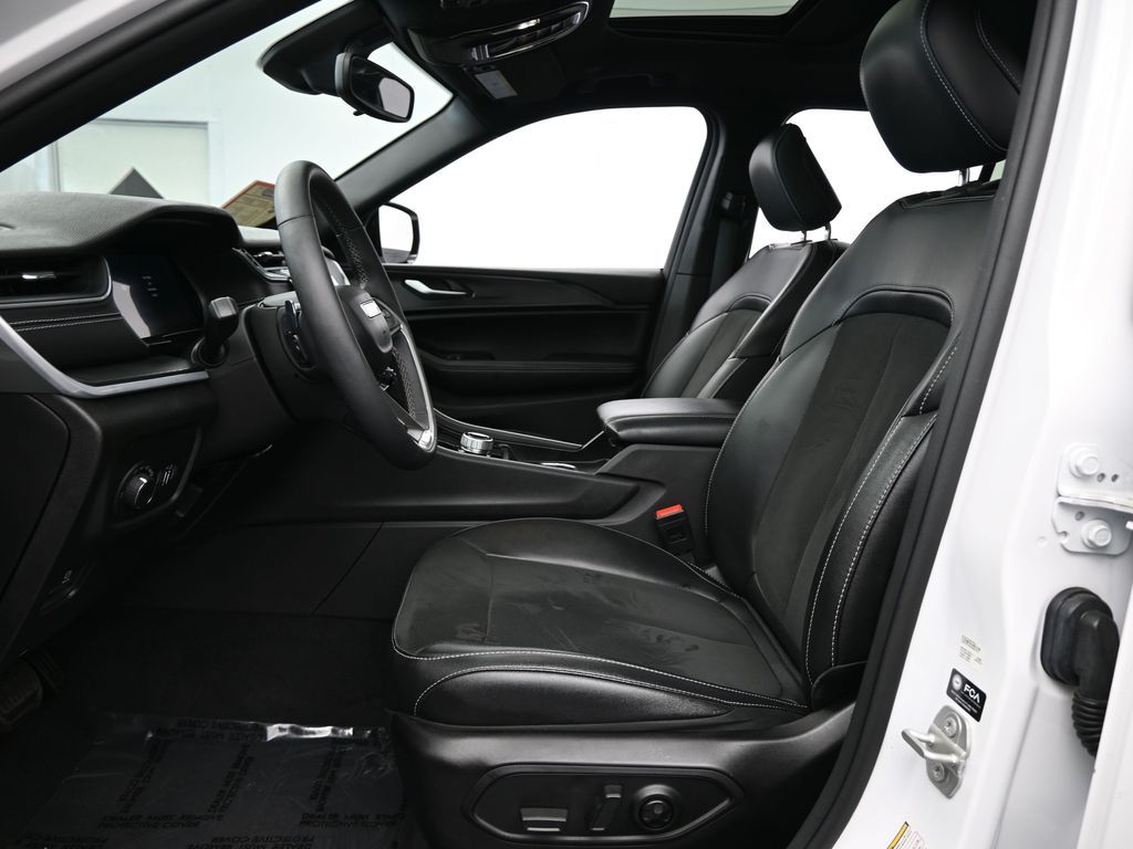 Used 2024 Bright White Clearcoat Jeep Altitude X image 11