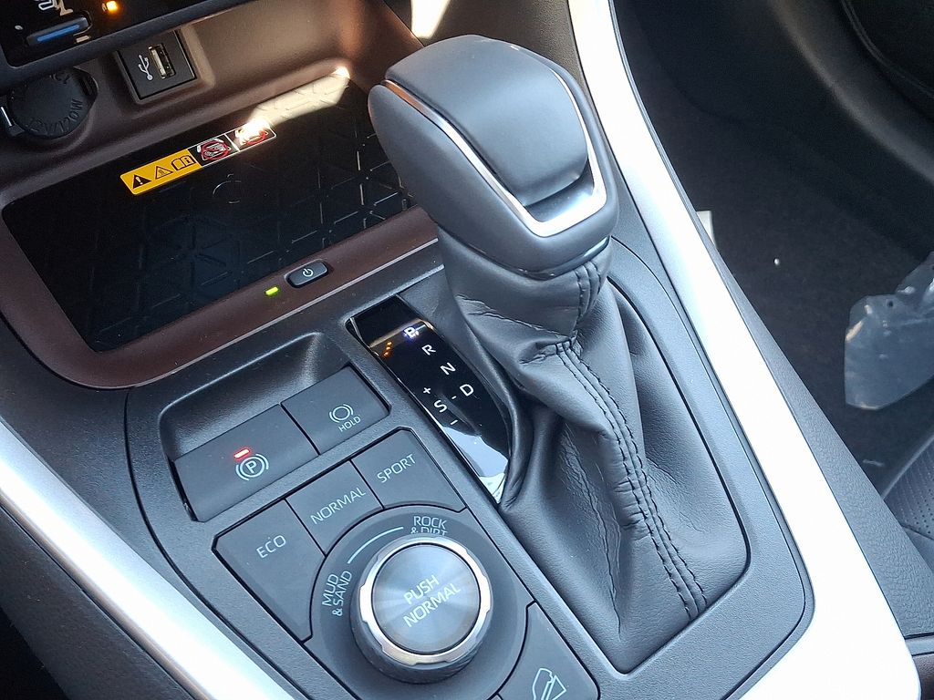 Thumbnail: 2025 Toyota RAV4 - 9