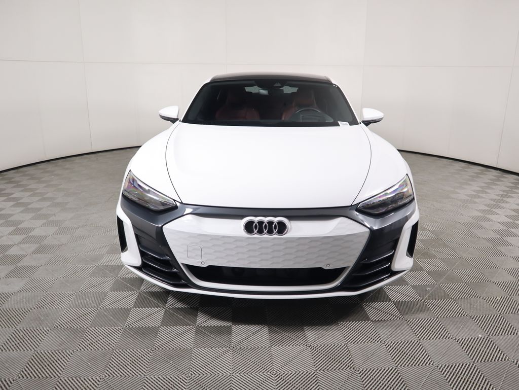 Thumbnail: 2023 Audi e-tron GT - 2