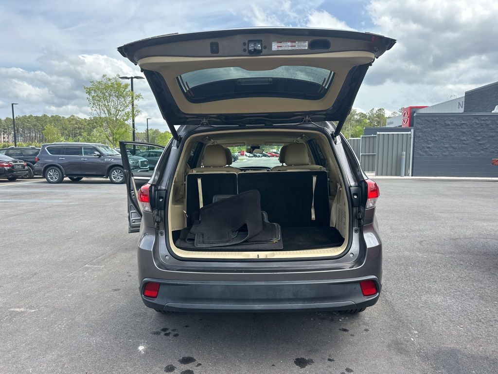 2019 Predawn Gray Mica Toyota Highlander XLE FWD SUV