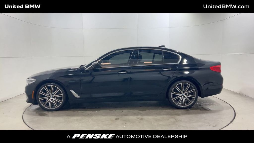 Thumbnail: 2017 BMW 5 Series - 5