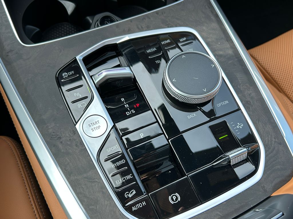 2026 BMW X5 xDrive50e 28