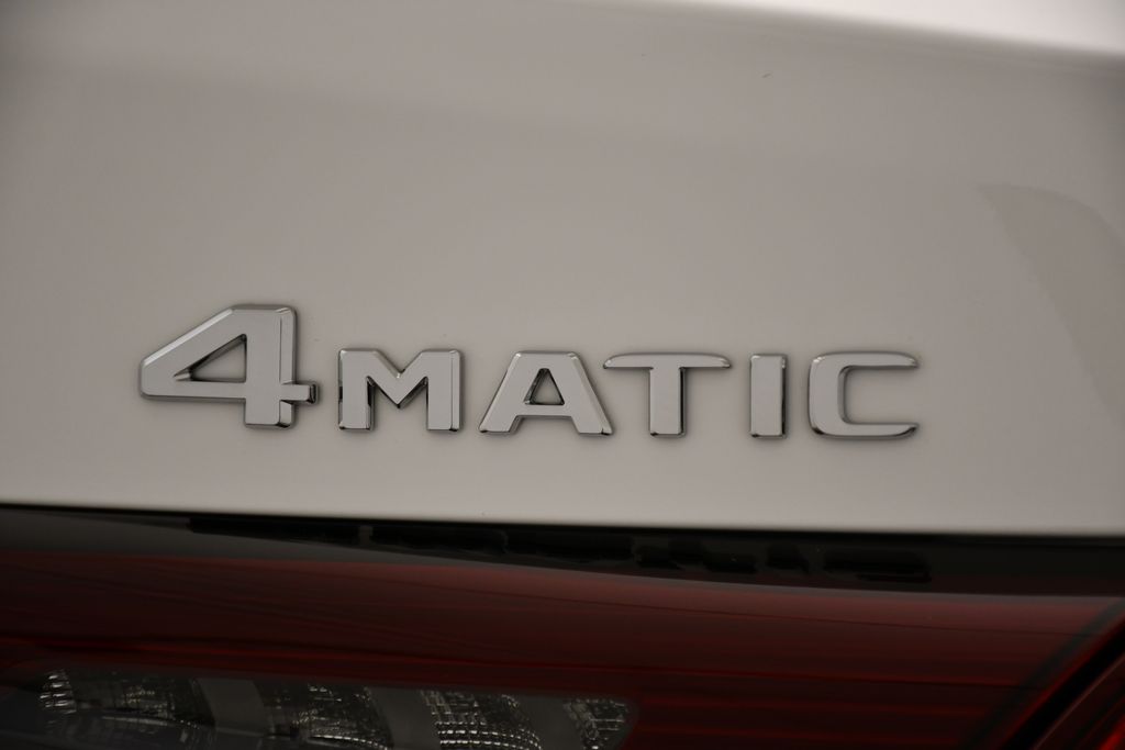 Thumbnail: 2025 Mercedes-Benz GLC - 10