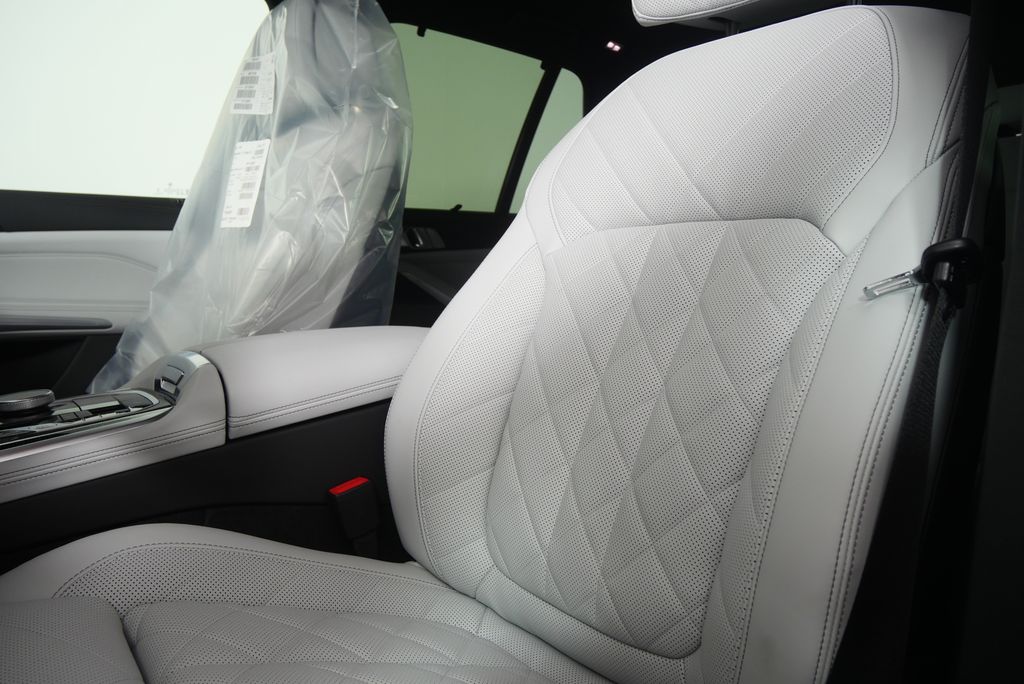 Thumbnail: 2026 BMW X5 - 10