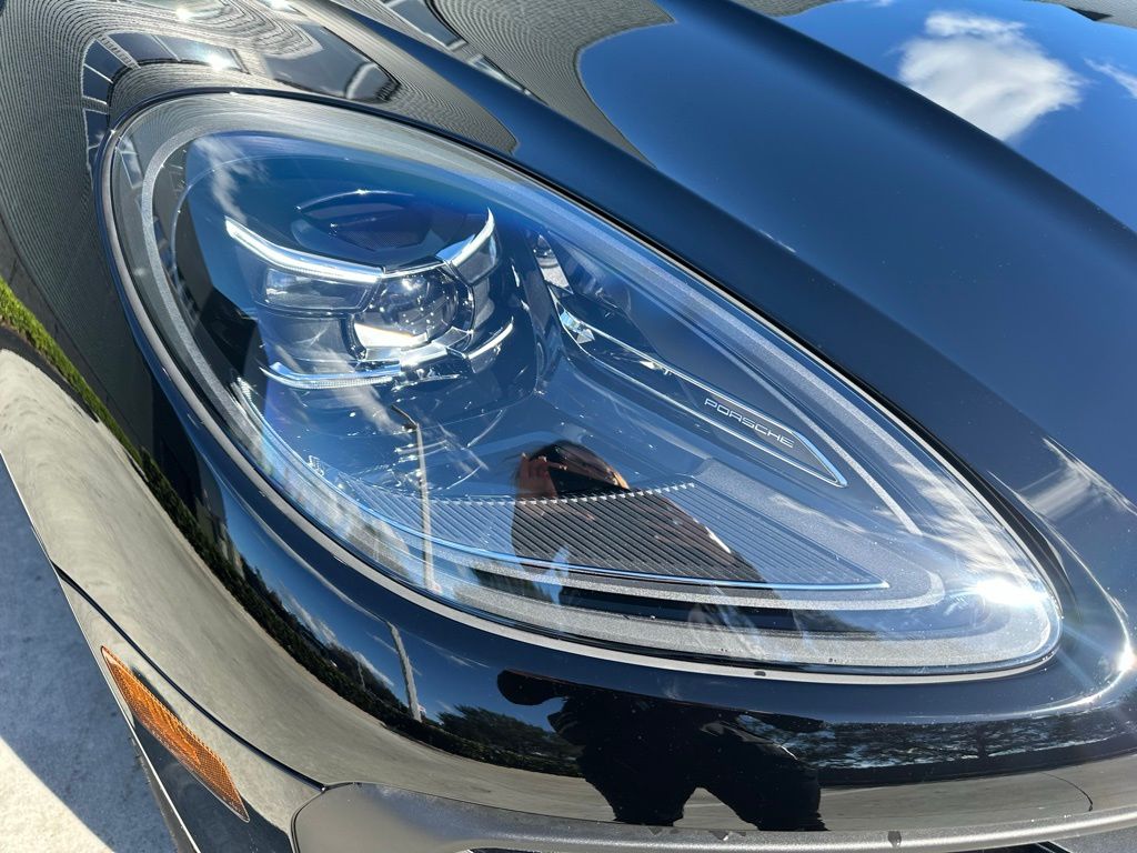 Thumbnail: 2026 Porsche Macan - 13