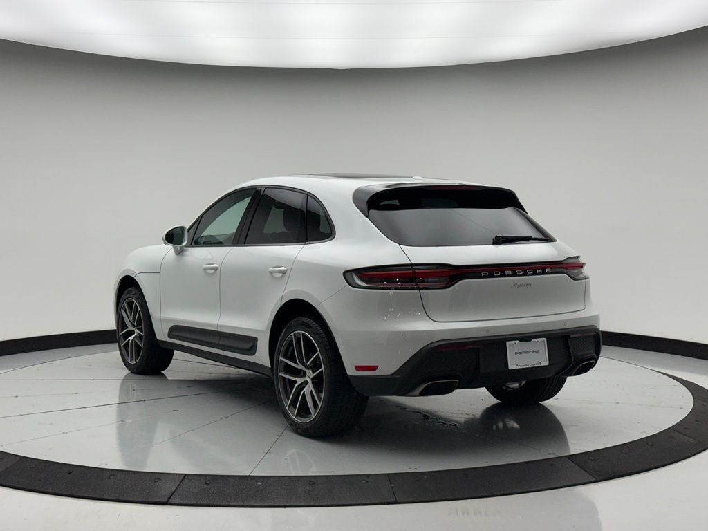 Thumbnail: 2026 Porsche Macan - 3