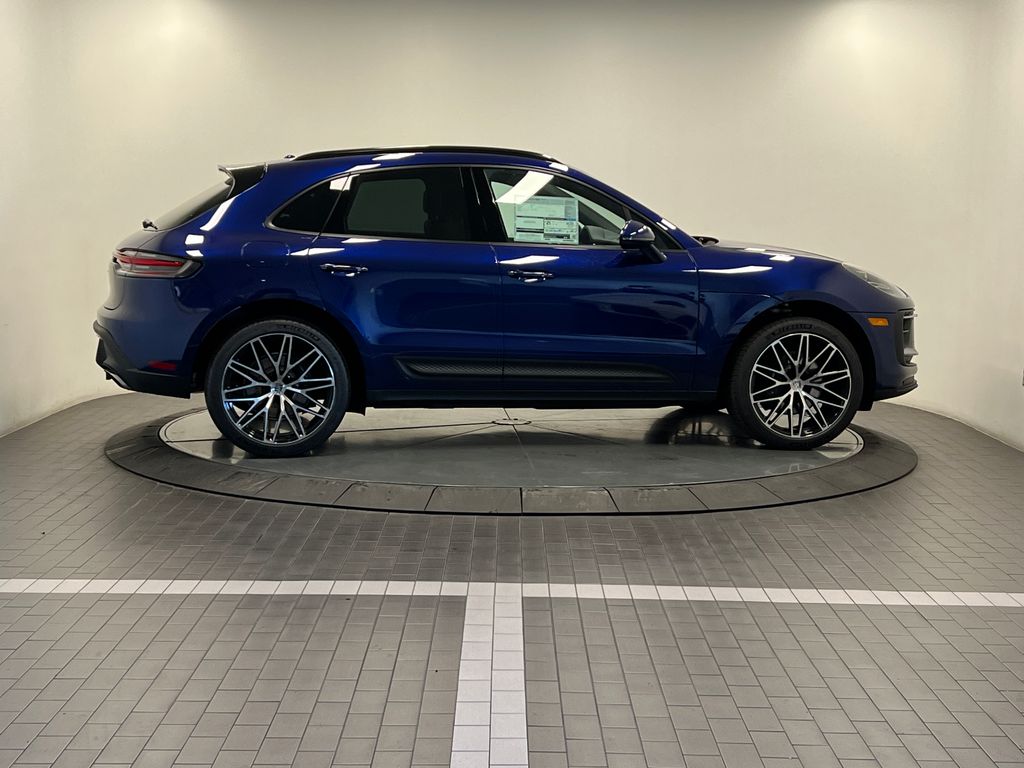 Thumbnail: 2026 Porsche Macan - 8