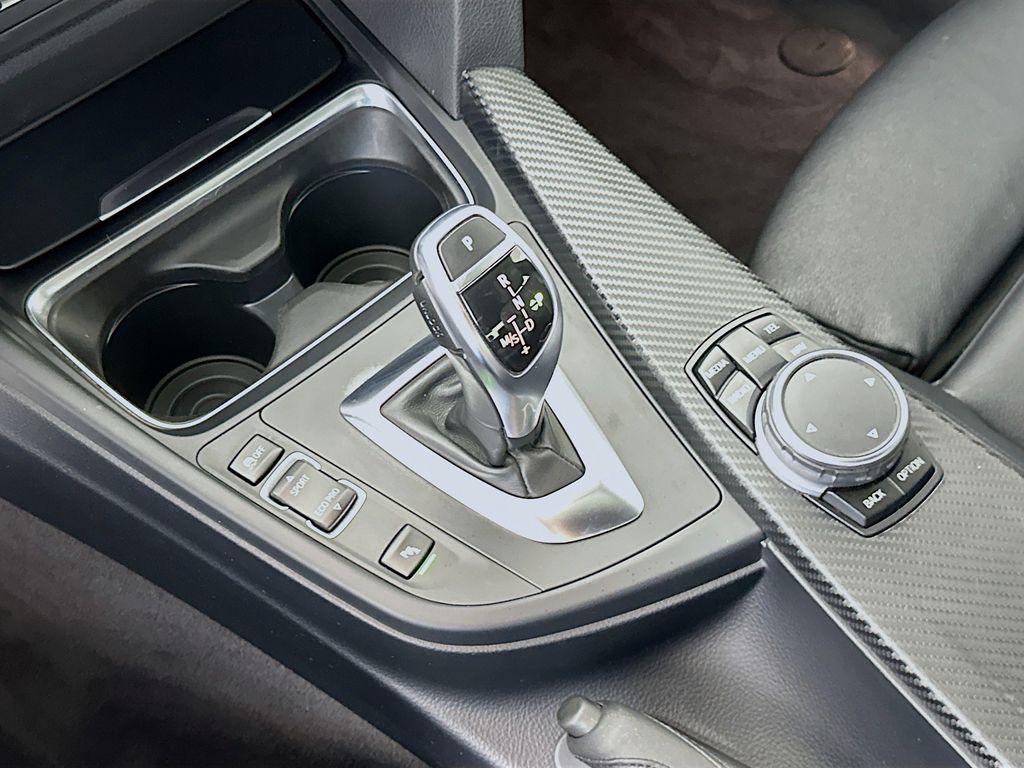 Thumbnail: 2015 BMW 3 Series - 17