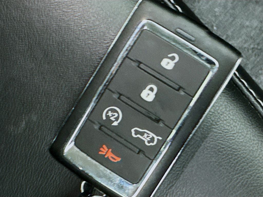 Used Car 2022 Jeep Grand Cherokee L  Limited For Sale Under $30,000 In Austin, Texas