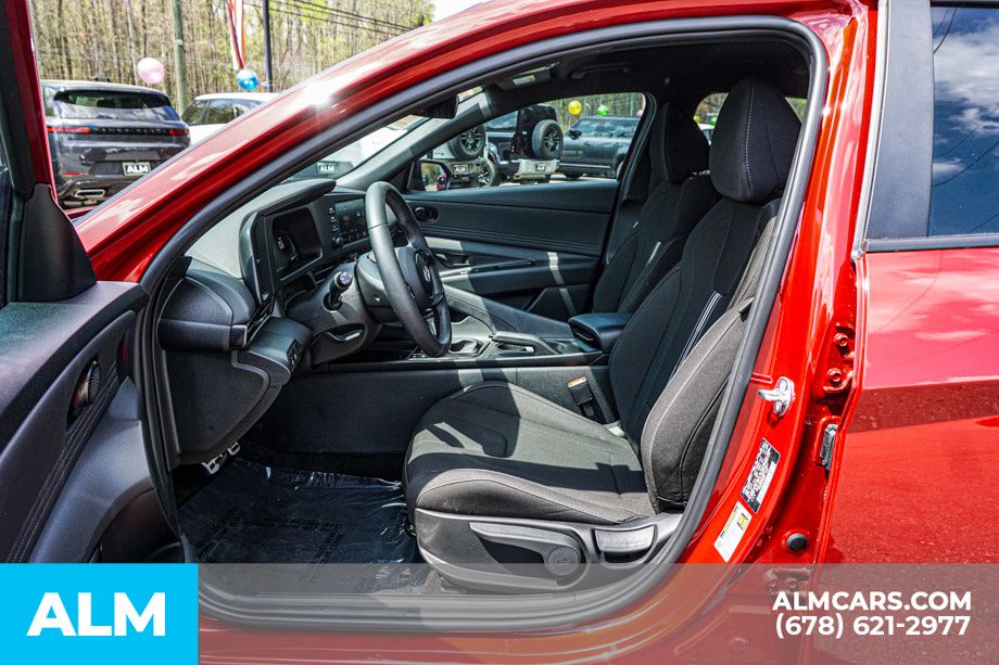 2025 Hyundai Elantra SEL - Photo 19