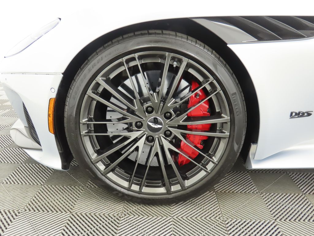 Thumbnail: 2023 Aston Martin DBS - 27