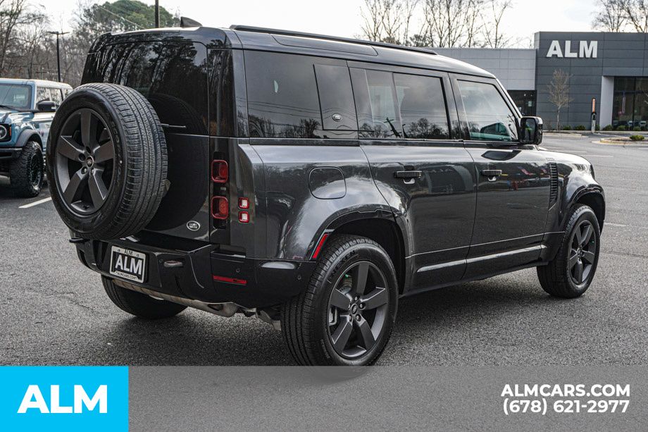 Used 2023 Gray Land Rover X-Dynamic SE image 6