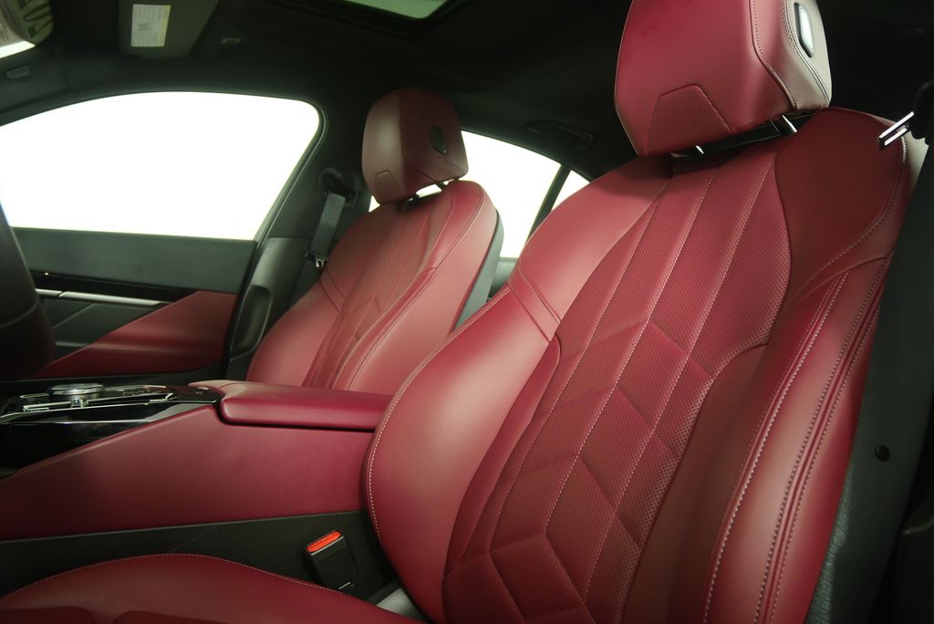 Thumbnail: 2024 BMW 5 Series - 3