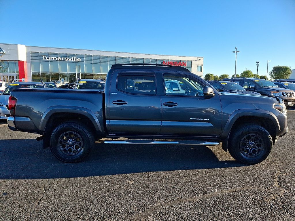 Thumbnail: 2018 Toyota Tacoma - 7