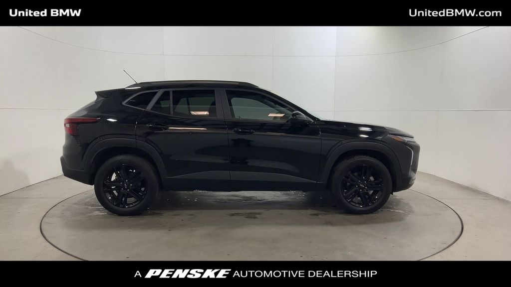 Thumbnail: 2024 Chevrolet Trax - 9