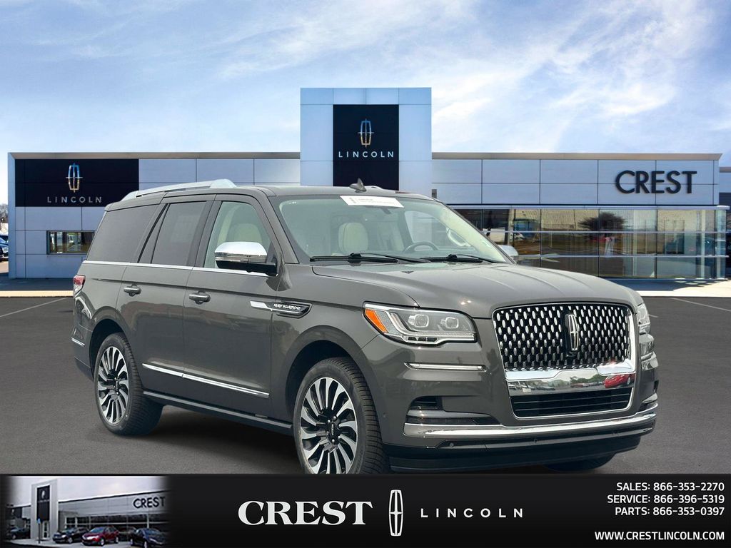 Black (Chroma Caviar Dark Gray Metallic Clearcoat) 2024 Lincoln Navigator SUV / Crossover Four-Wheel Drive Automatic