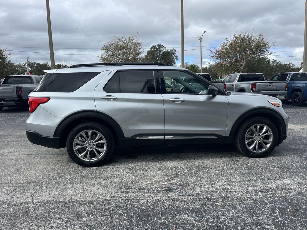 2022 Ford Explorer XLT 4