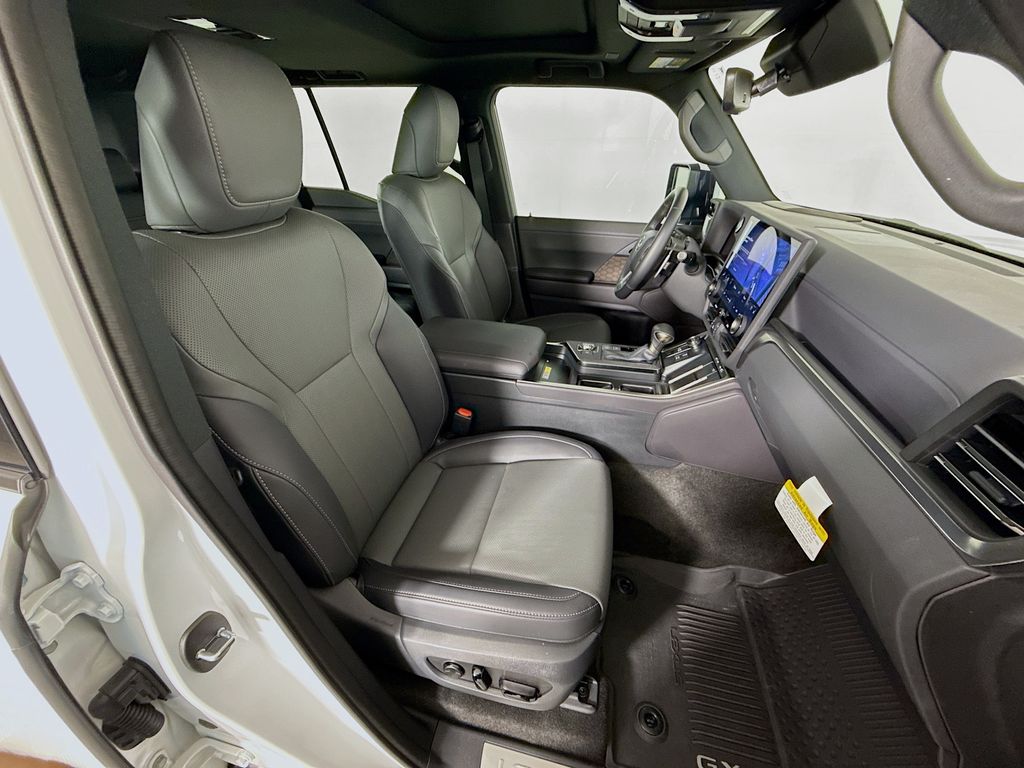 Thumbnail: 2025 Lexus GX - 30