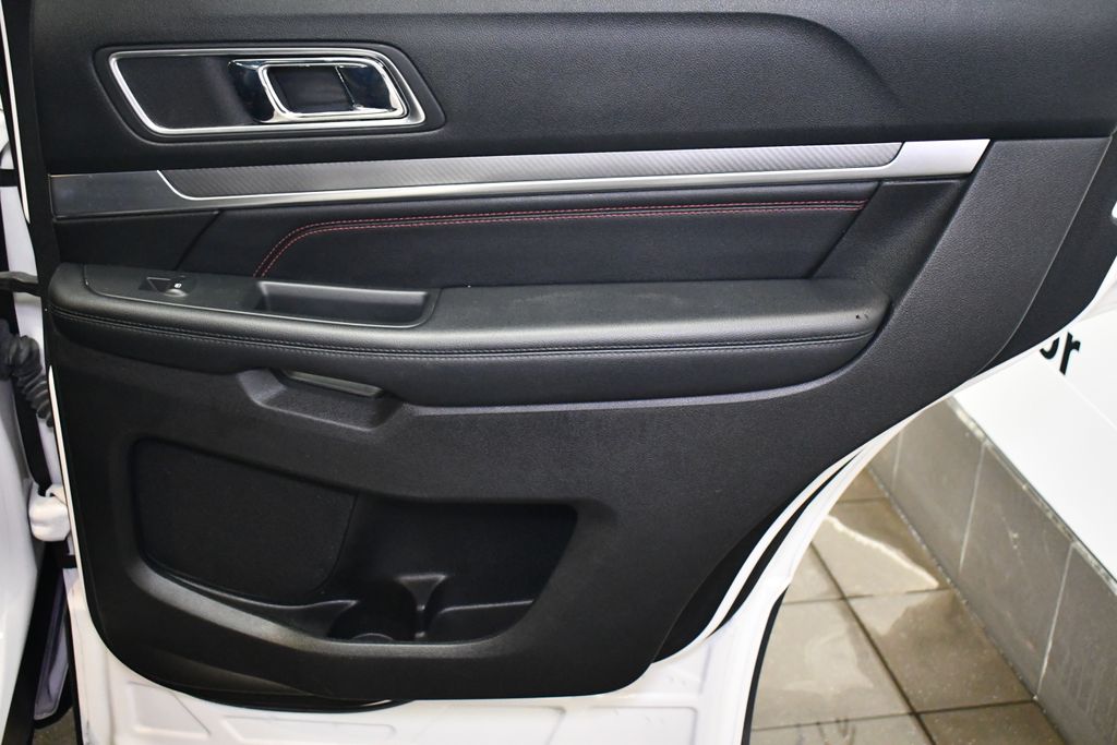 Thumbnail: 2017 Ford Explorer - 30