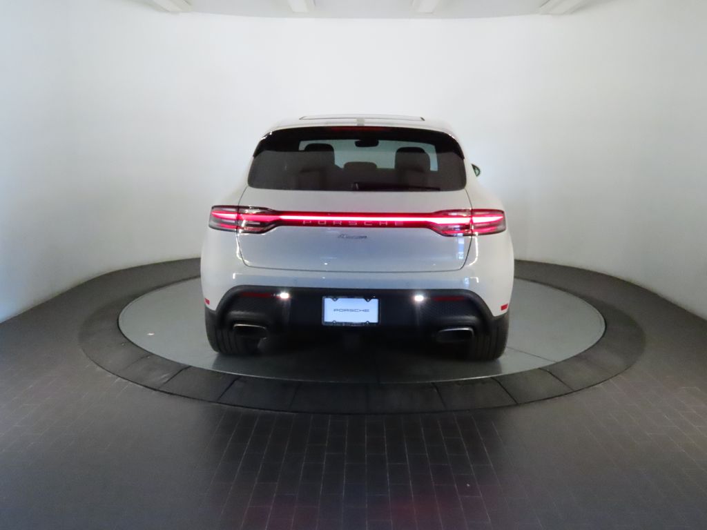 Thumbnail: 2026 Porsche Macan - 6