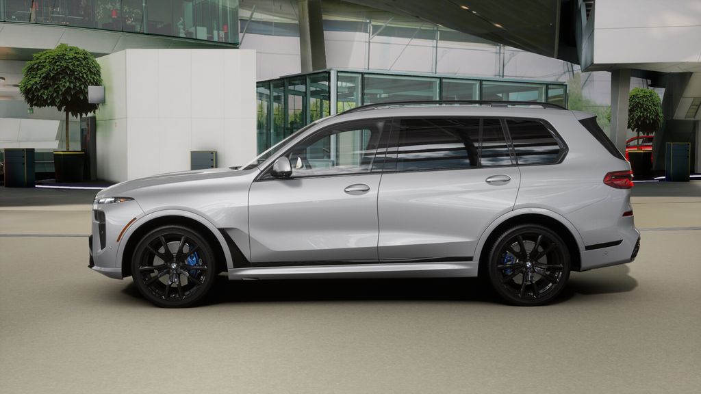 Thumbnail: 2026 BMW X7 - 32