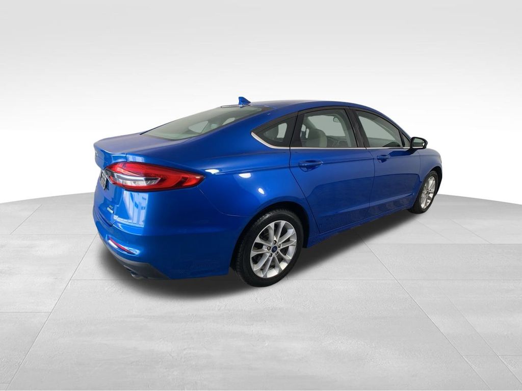 2020 Ford Fusion SE 6