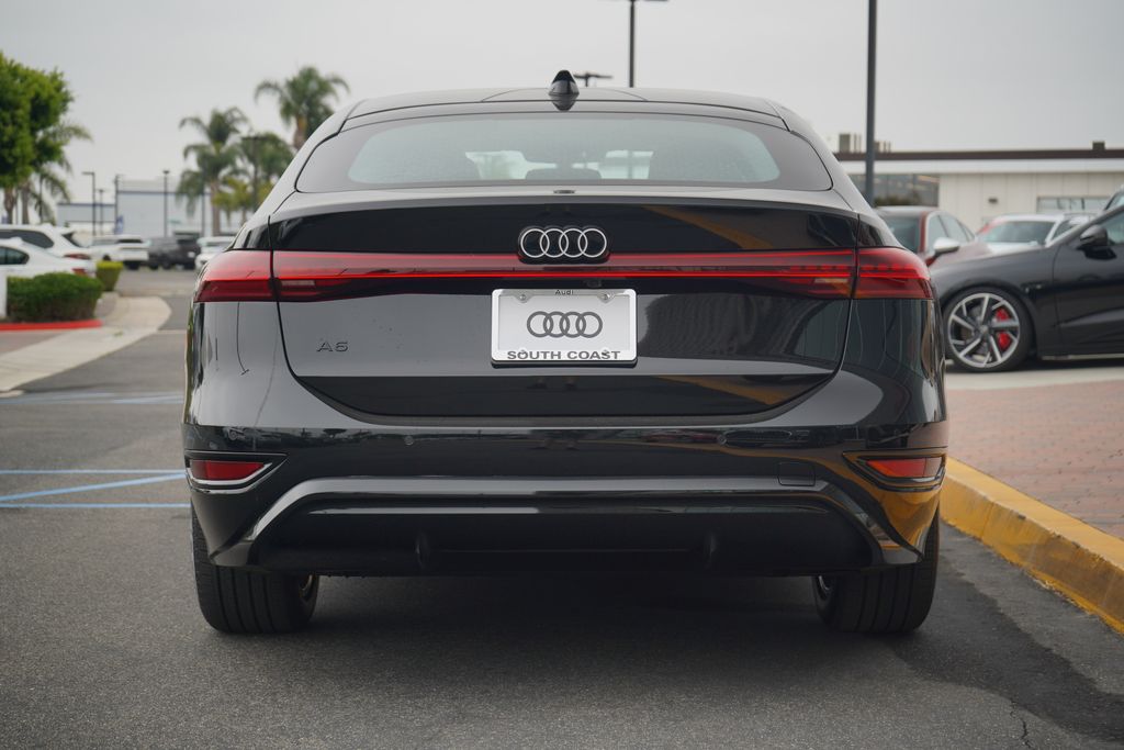 Thumbnail: 2025 Audi e-tron S - 4