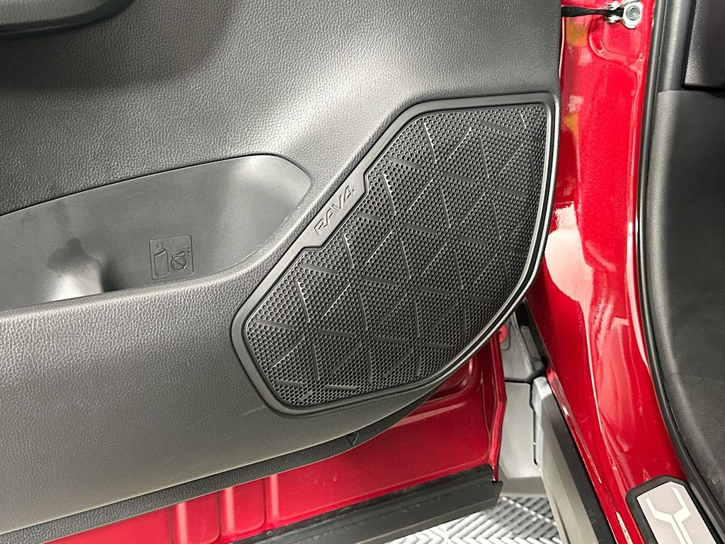 Thumbnail: 2025 Toyota RAV4 - 18