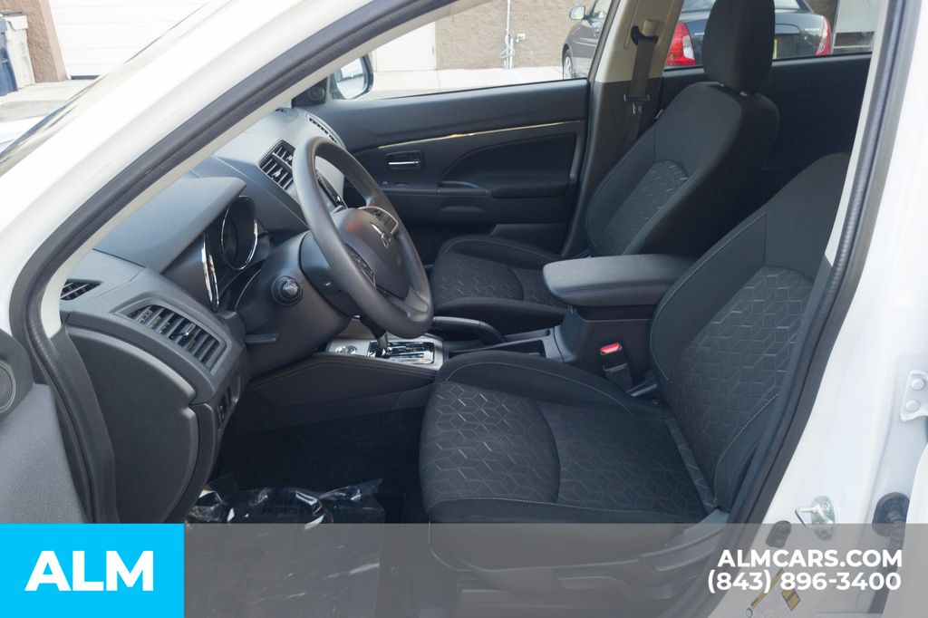 Used 2024 White Mitsubishi 2.0 ES image 15