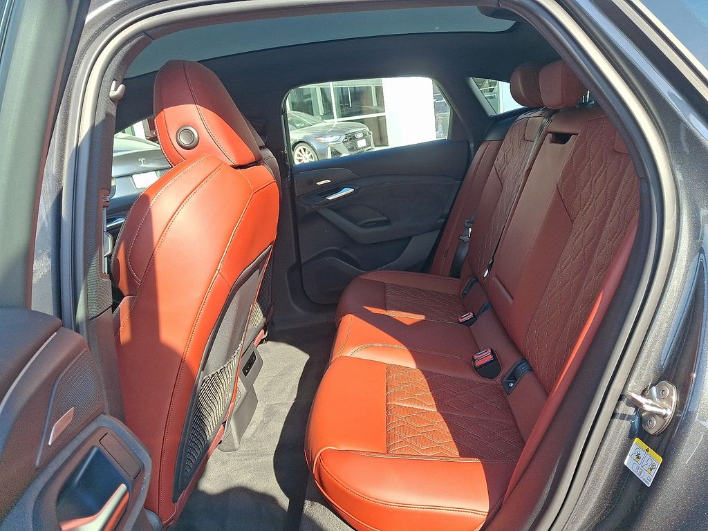 Thumbnail: 2025 Audi e-tron S - 10