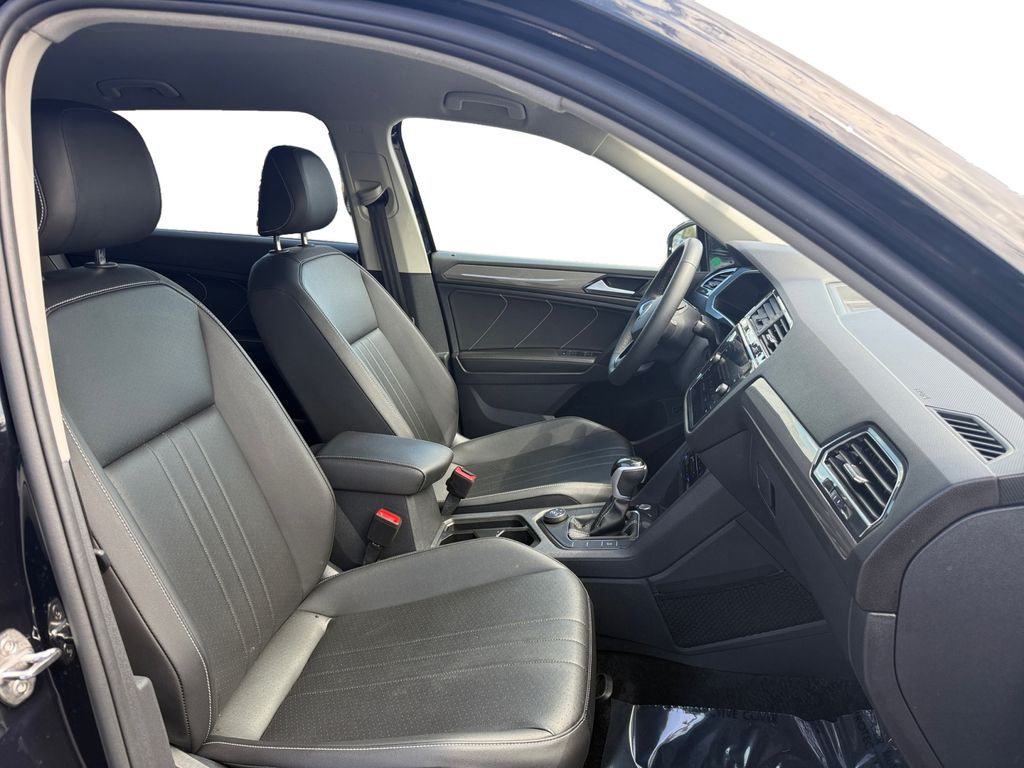 2024 Volkswagen Tiguan 2.0T SE photo