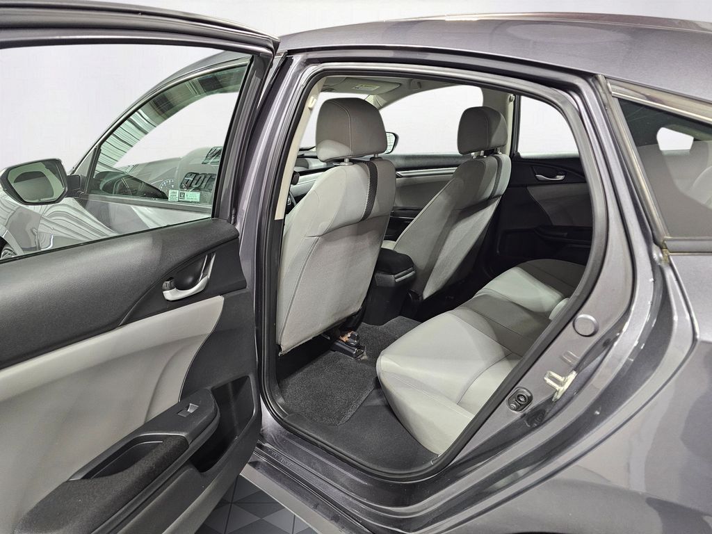 Used 2018  Honda LX image 16