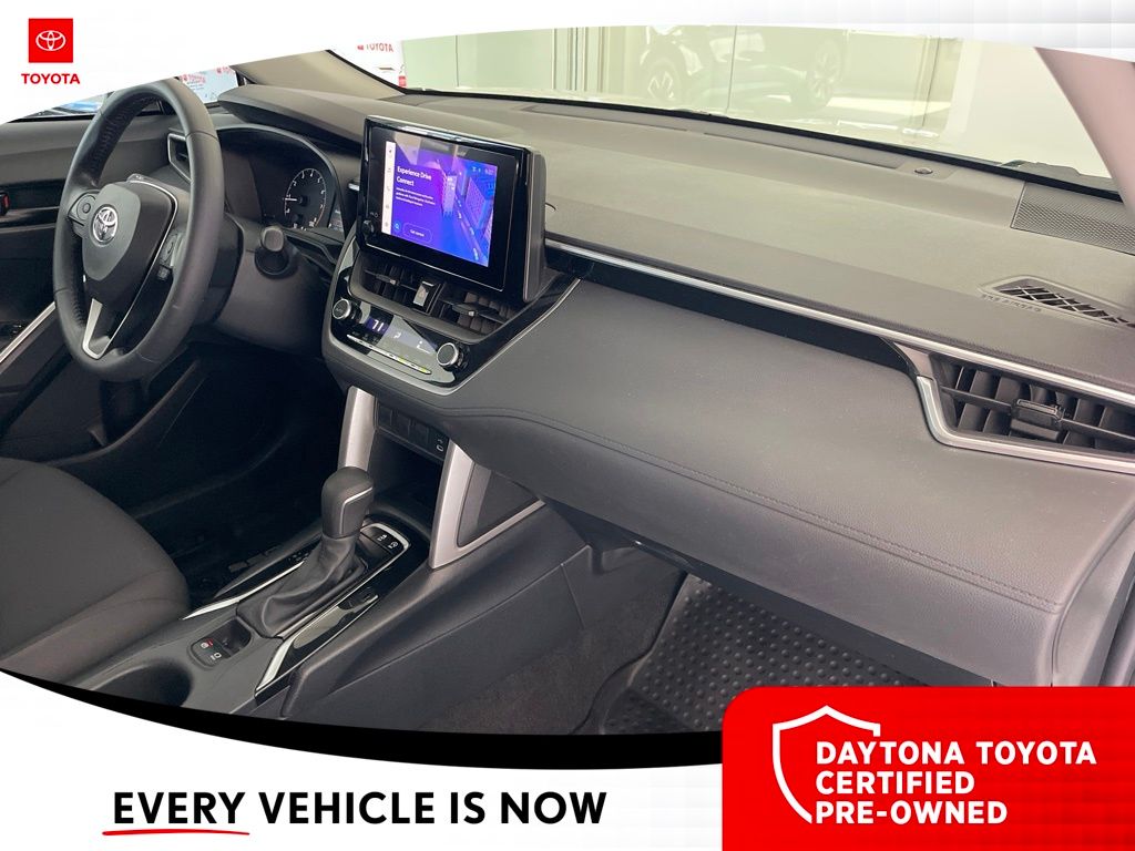 2023 Toyota Corolla Cross LE - Photo 33