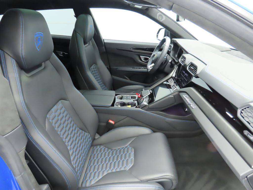 Thumbnail: 2023 Lamborghini Urus - 19