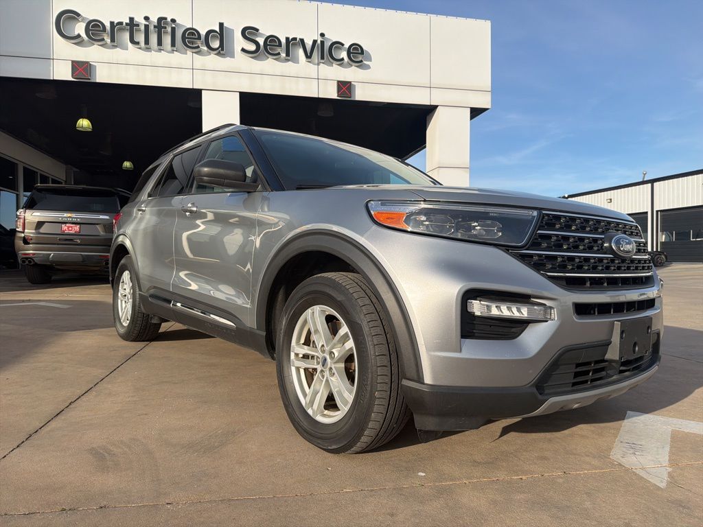Iconic Silver Metallic 2023 Ford Explorer XLT AWD SUV / Crossover All-Wheel Drive Automatic