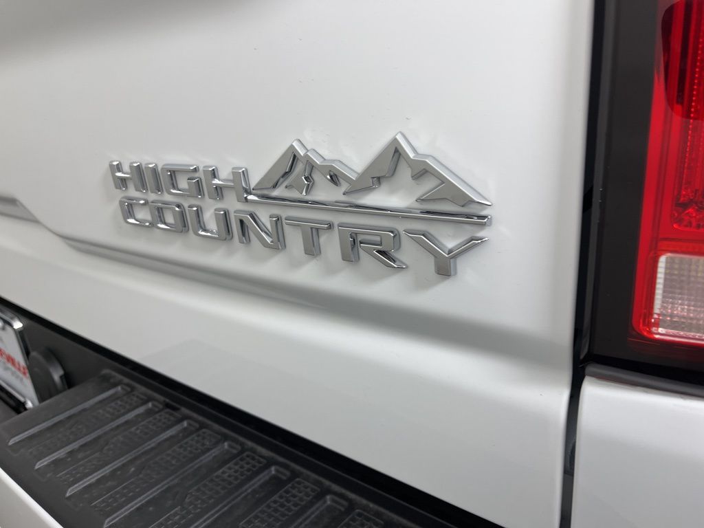 Thumbnail: 2025 Chevrolet Silverado 2500 - 21