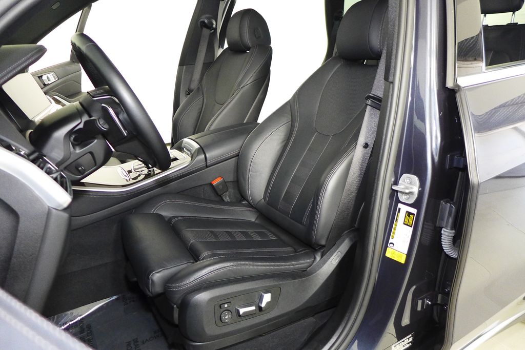 Thumbnail: 2022 BMW X5 - 21