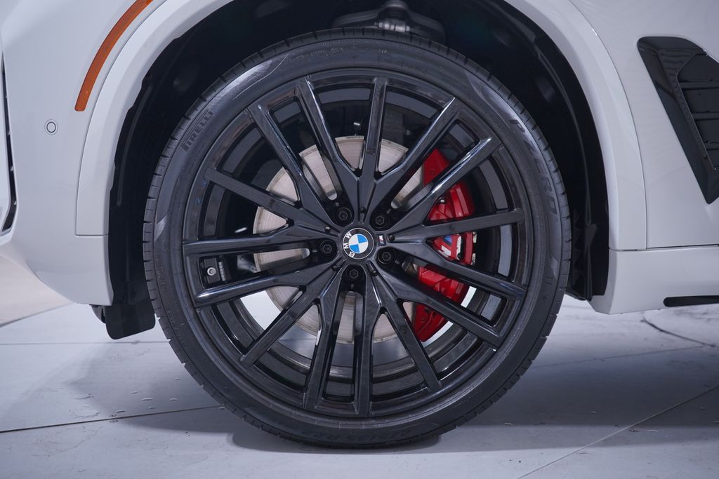 2025 BMW X5 M60i 2