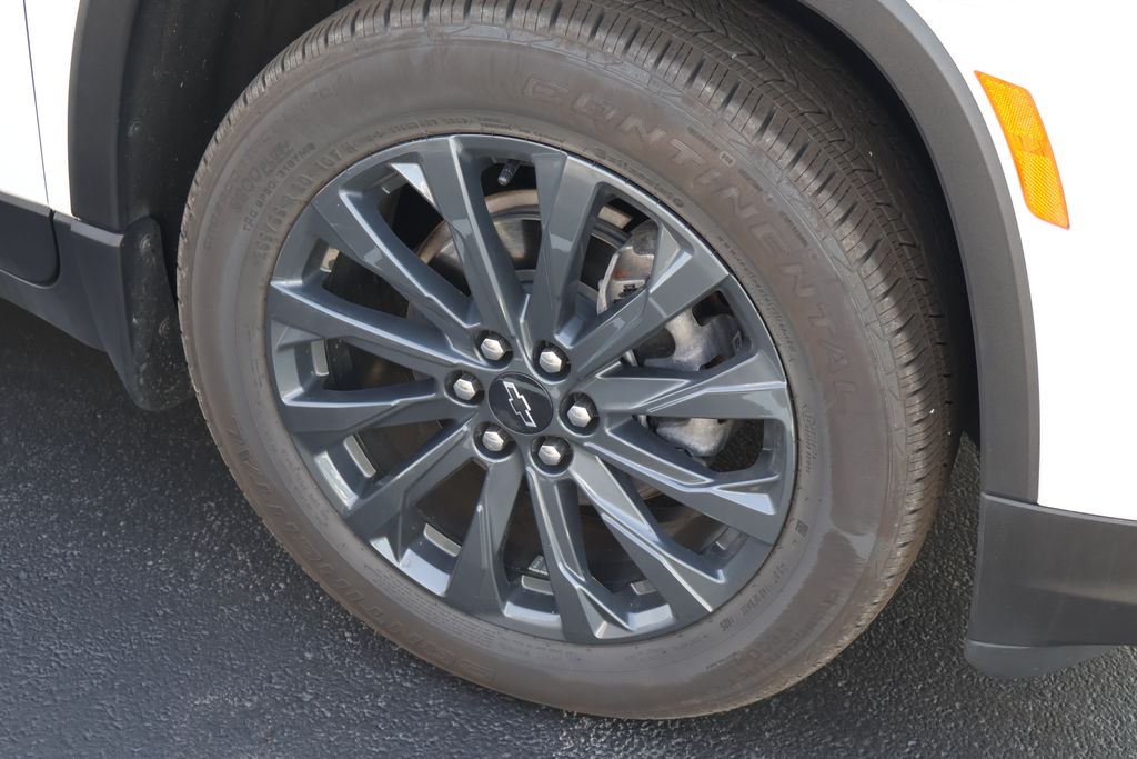 Thumbnail: 2023 Chevrolet Traverse - 5