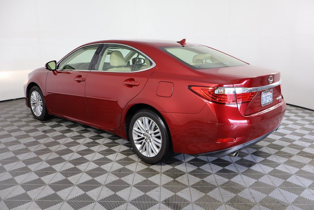 Thumbnail: 2013 Lexus ES - 4