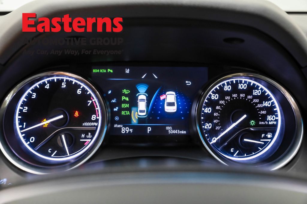 Used 2018 Blue Toyota XLE image 16
