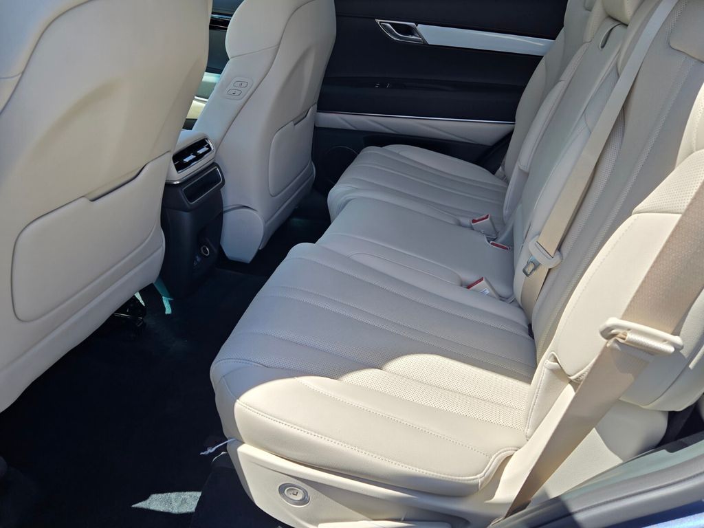 2027 Genesis GV80