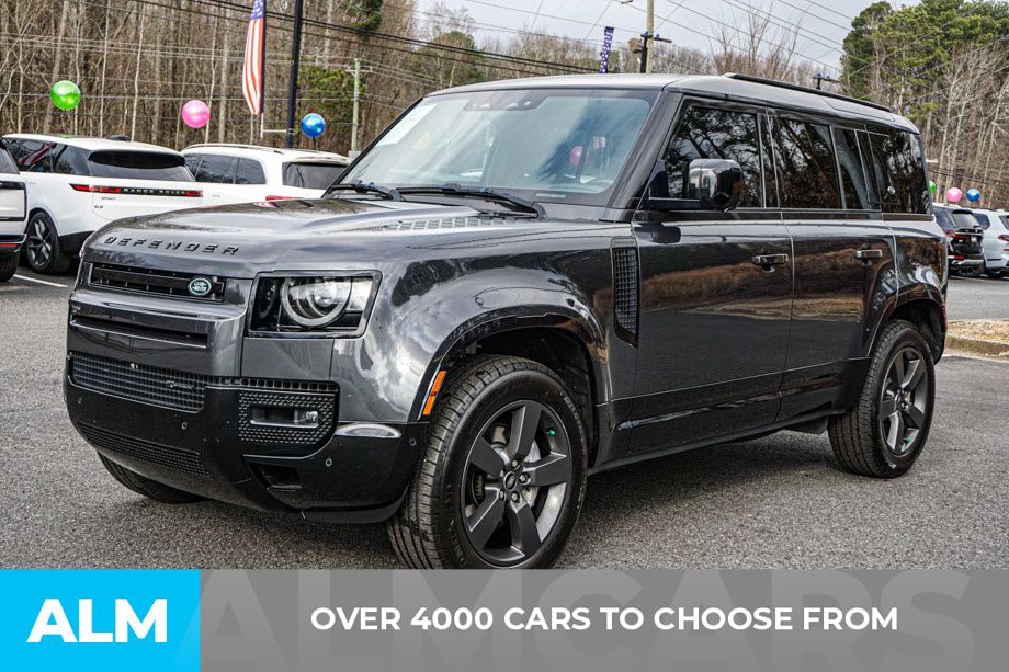 Used 2023 Gray Land Rover X-Dynamic SE image 3