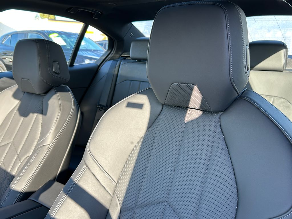 Thumbnail: 2025 BMW 5 Series - 14