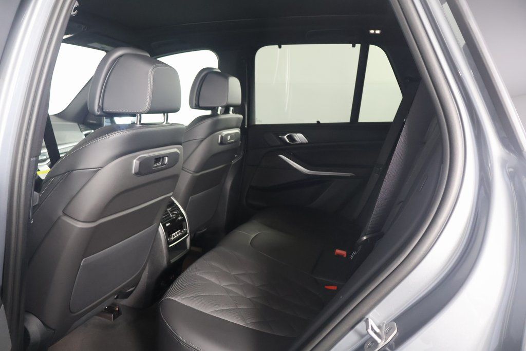 Thumbnail: 2026 BMW X5 - 6