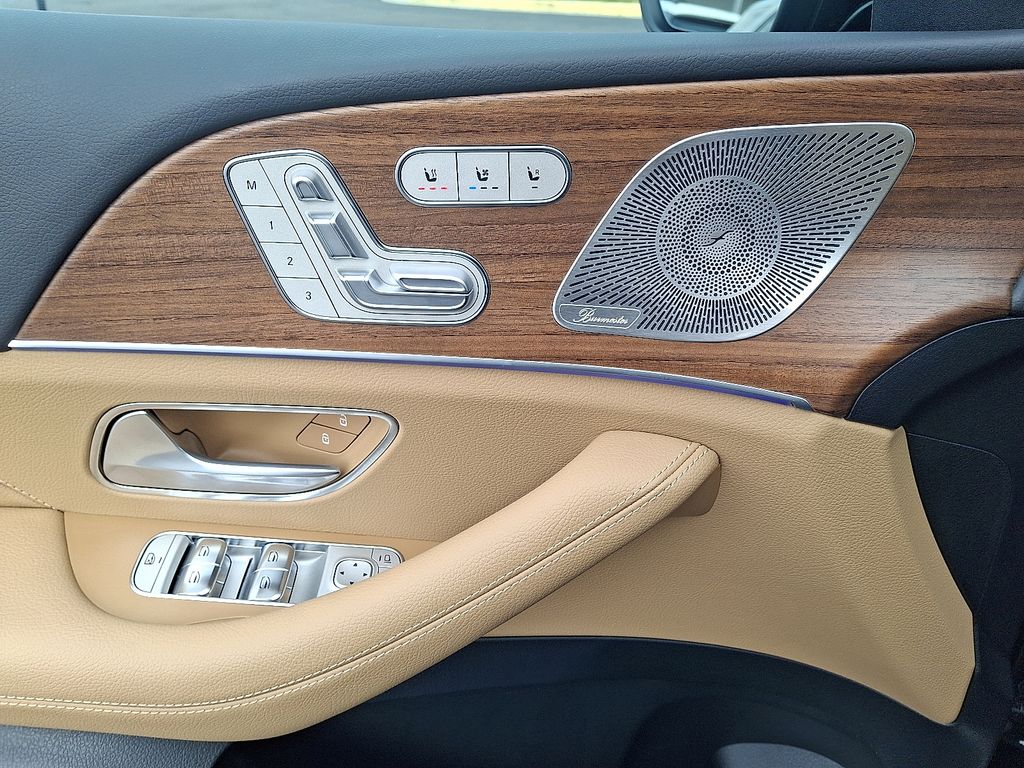 Thumbnail: 2025 Mercedes-Benz GLE - 12