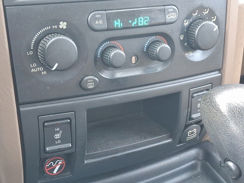 Thumbnail: 2003 Jeep Grand Cherokee - 17